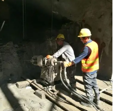 观山湖水下抗分散灌浆料特点 水下不分散注浆料介绍